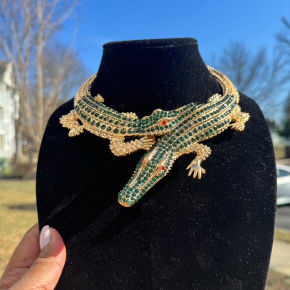 ALIGATOR DARK GREEN 2025 FAMILY NECKLACE - Picture 1 of 5